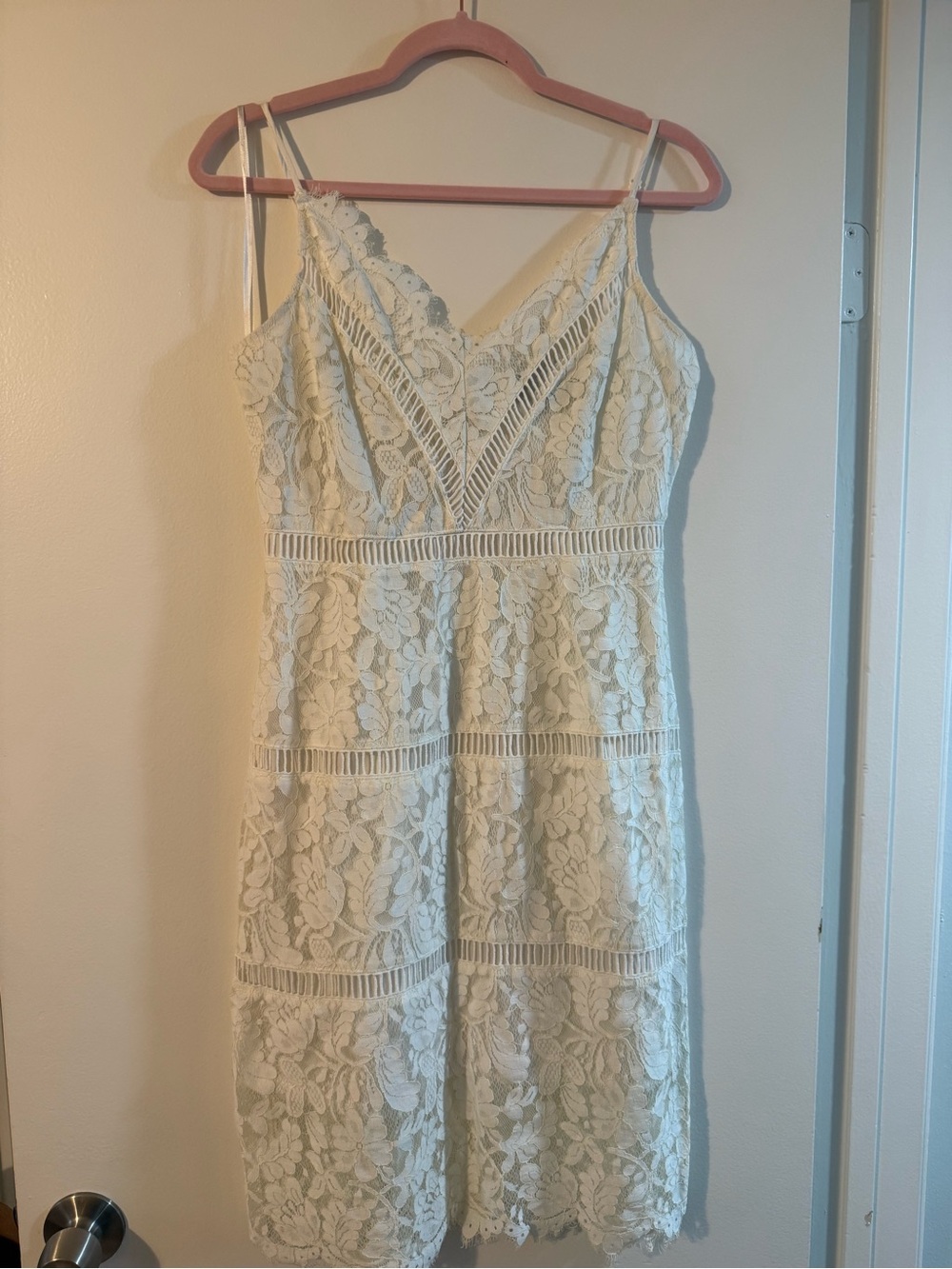 Lace V-Neck Spaghetti Strap Dress in Cream